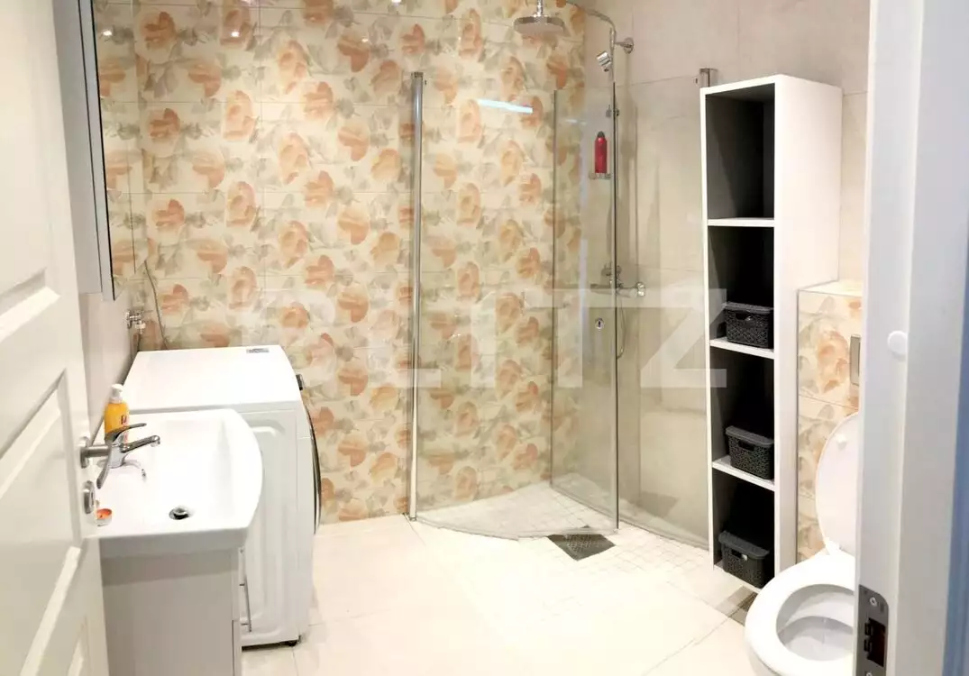 Apartament decomandat, 2 camere, gradina, parcare, zona Vivo!