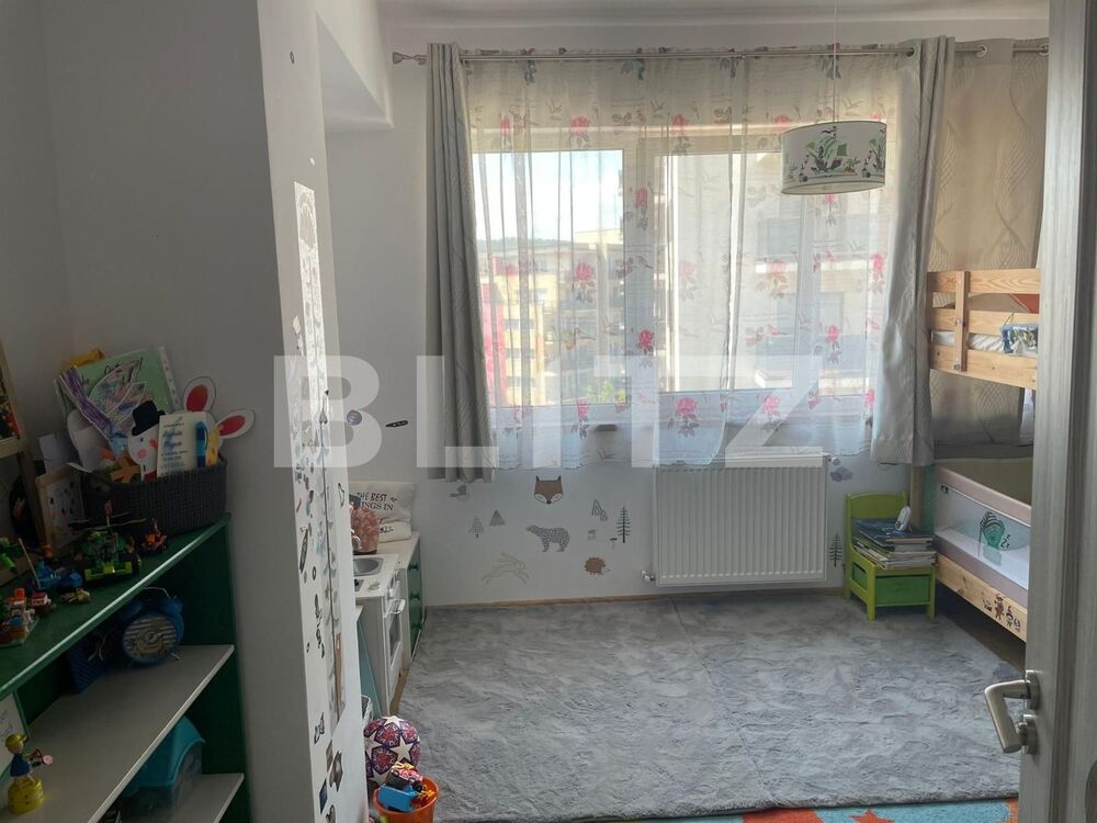 Apartament 3 camere, 80mp, balcon, parcare, zona Petrom