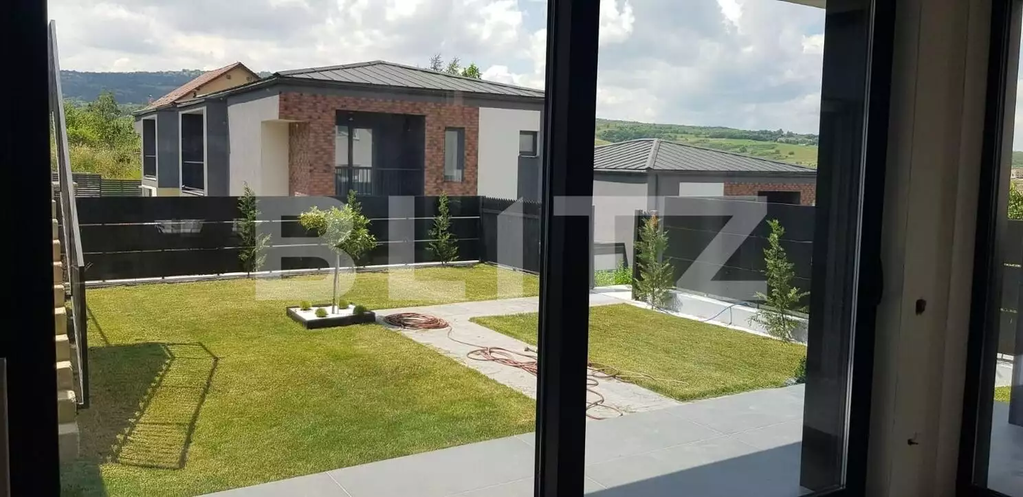 Casa individuala 5 camere, 209 mp, teren 526 mp, Borhanci 