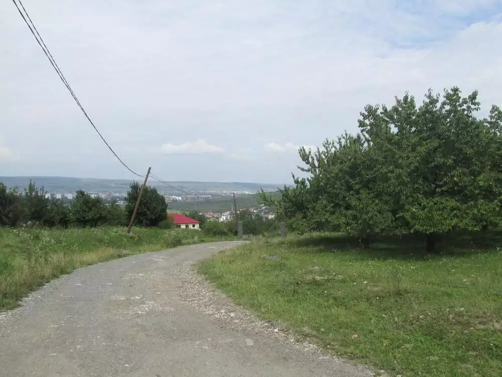 De vanzare teren intravilan 5800 mp, front 33 ml, zona linistita - PropertyBook