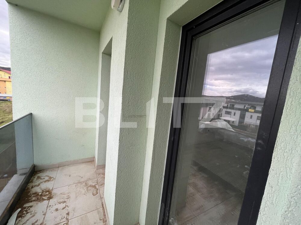 Apartament 2 camere, 49 mp, semidecomandat, etaj intermediar, zona Terra