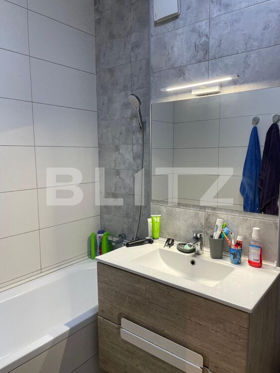 Apartament 3 camere, 80mp, balcon, parcare, zona Petrom