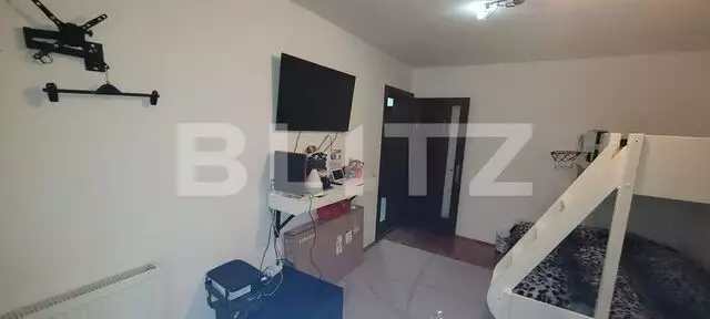Apartament modern, 2 camere decomandate, 54 mp, 2 parcari, zona Terra