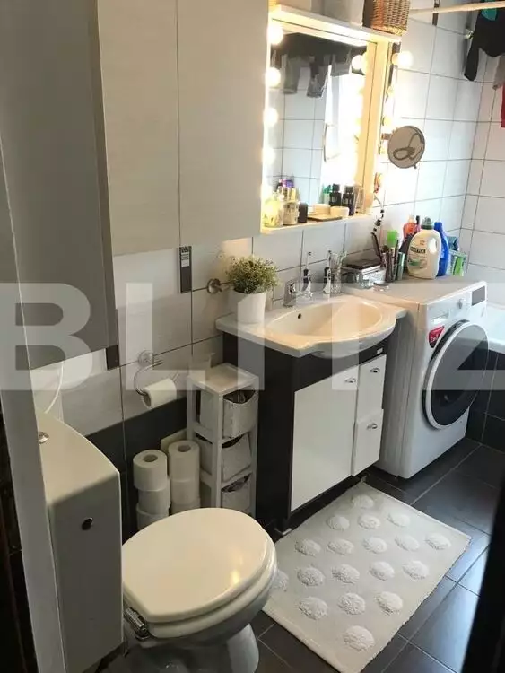 Apartament 2 camere semidecomandate, etaj intermediar, parcare in zona Terra!