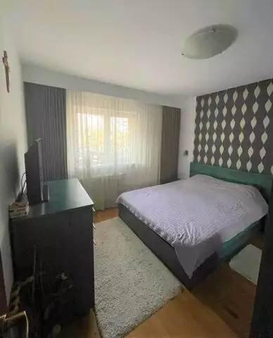 Apartament cu 4 camere, etaj intermediar, decomandat, zona Marasti - PropertyBook