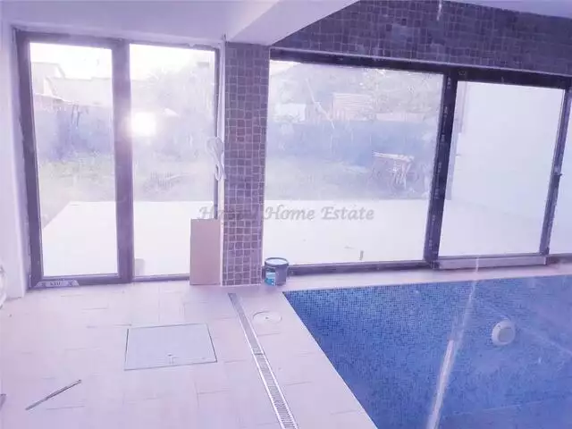 Vila cu piscina de v - PropertyBook