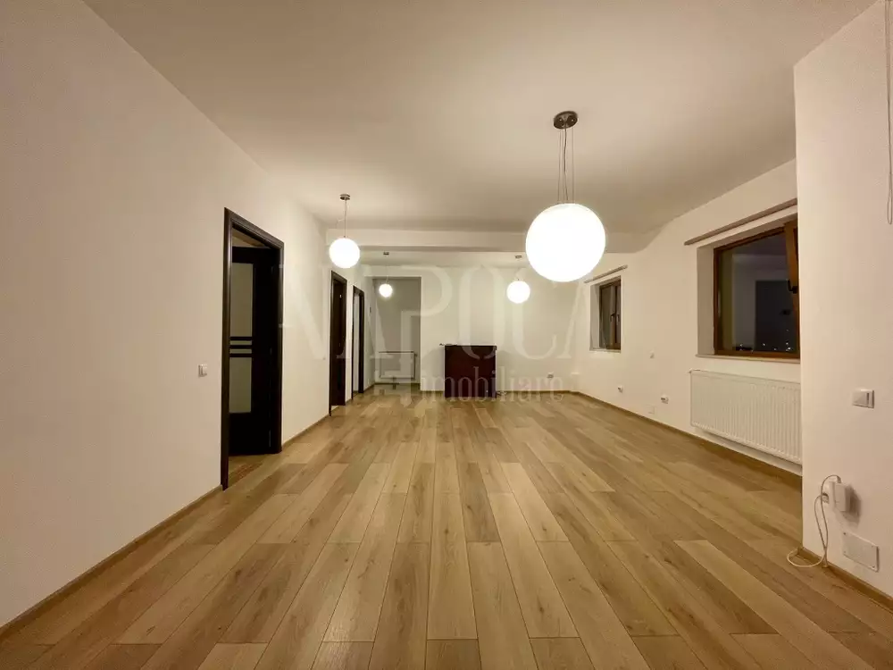 Se vinde apartament, 3 camere in Manastur - PropertyBook