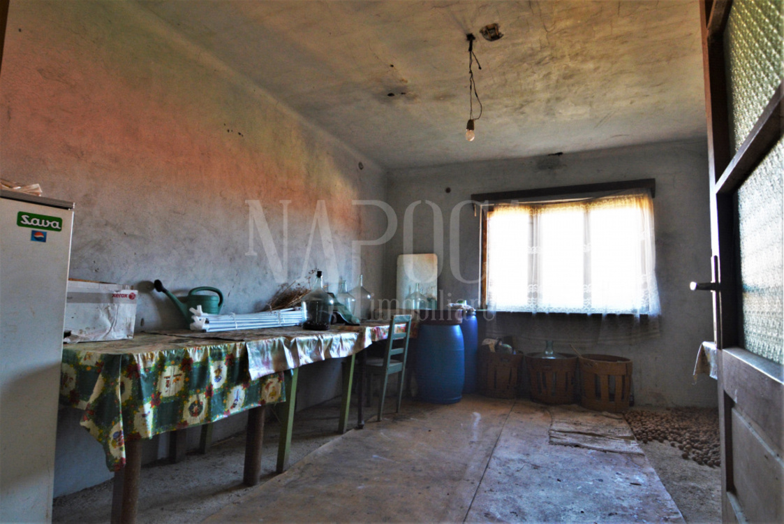 Vanzare casa, 4 camere in Floresti