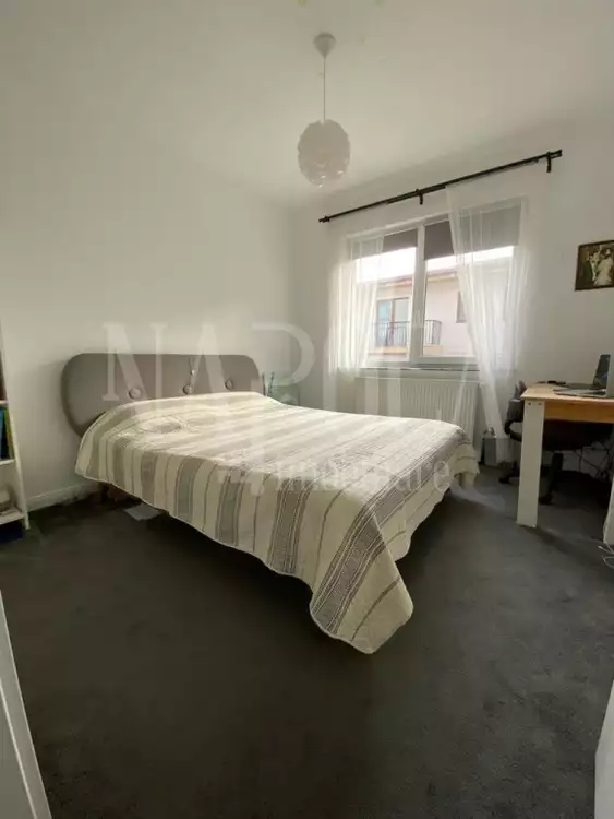 Se vinde apartament, 3 camere in Floresti
