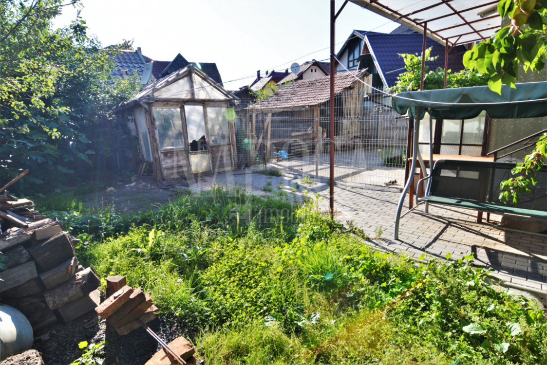 Vanzare casa, 4 camere in Floresti