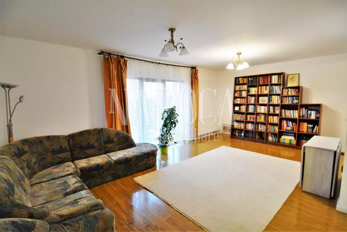 Se vinde casa, 4 camere in Floresti - PropertyBook