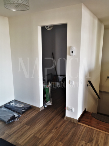 Vanzare apartament, 3 camere in Floresti - PropertyBook