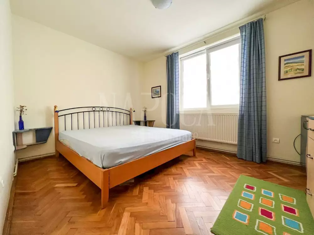 Se vinde apartament, 3 camere in Gheorgheni - PropertyBook