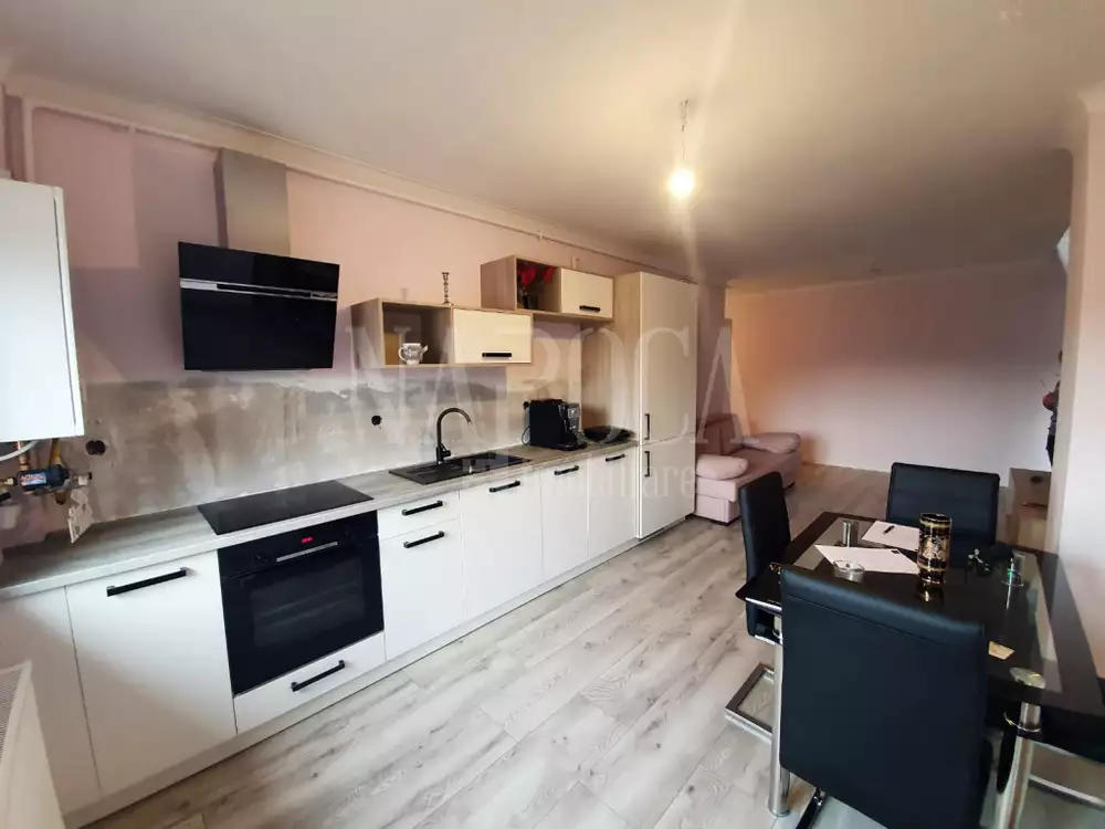De vanzare apartament, 2 camere in Floresti - PropertyBook