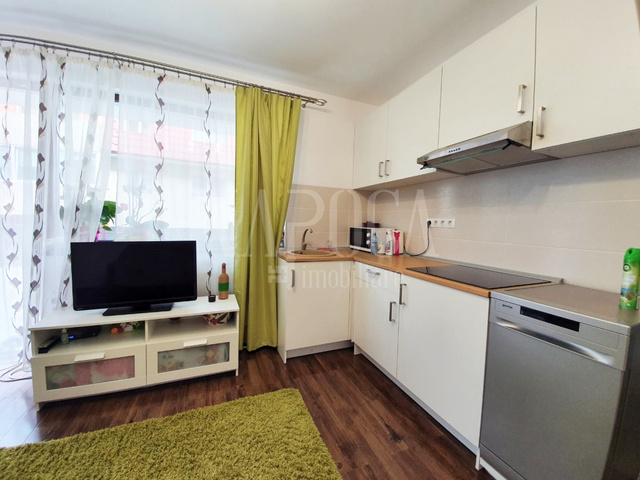 Vanzare apartament, 4 camere in Floresti - PropertyBook