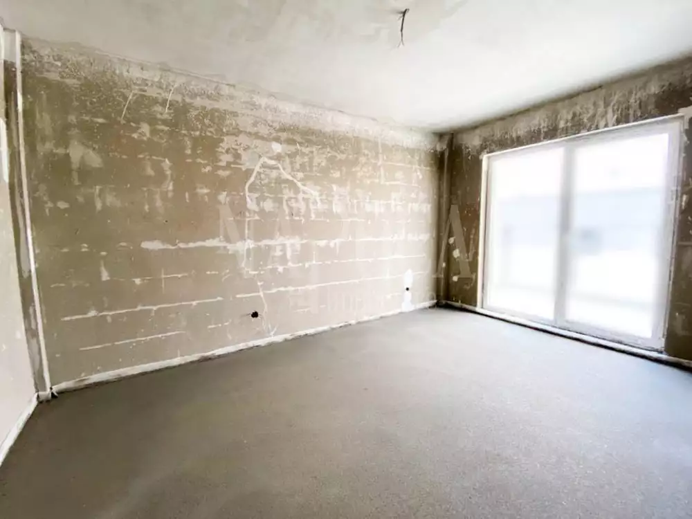 Vanzare apartament, 3 camere in Floresti