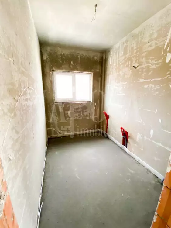 Vanzare apartament, 3 camere in Floresti