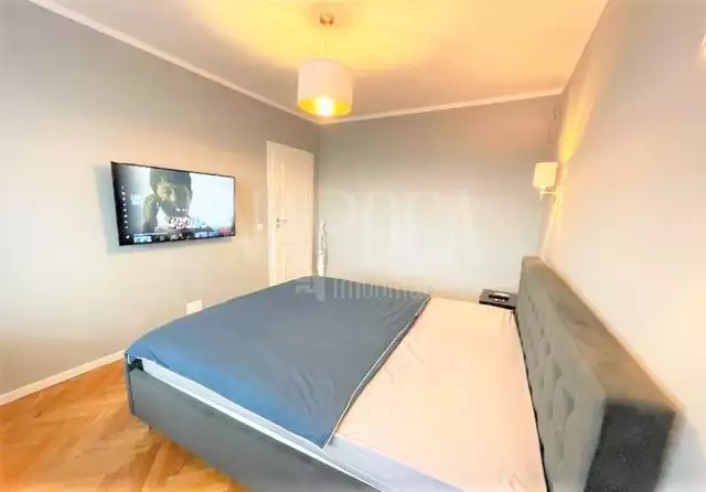 Vanzare apartament, 4 camere in Andrei Muresanu - PropertyBook