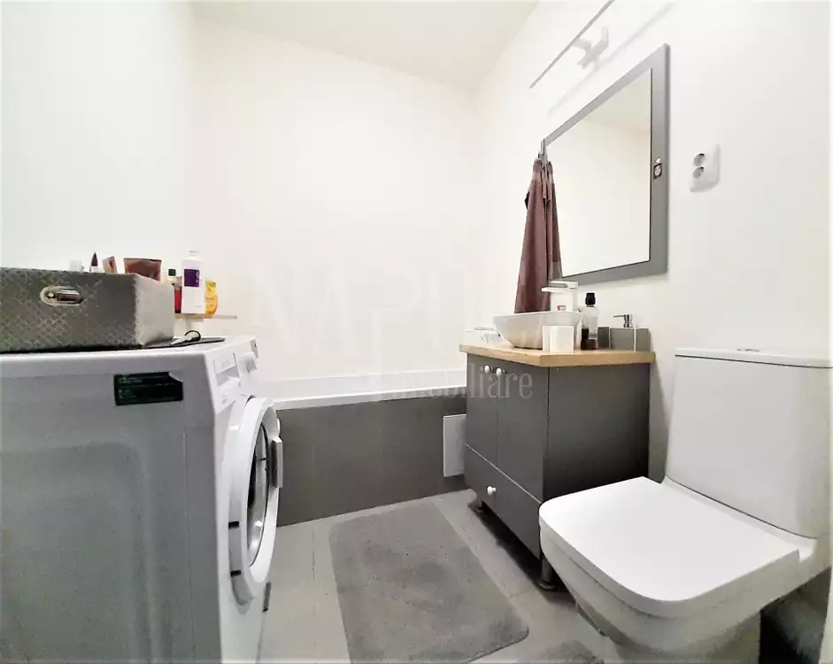 Se vinde apartament, 3 camere in Floresti