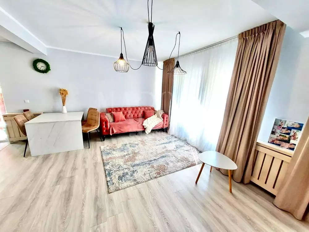 De vanzare casa, 4 camere in Floresti - PropertyBook