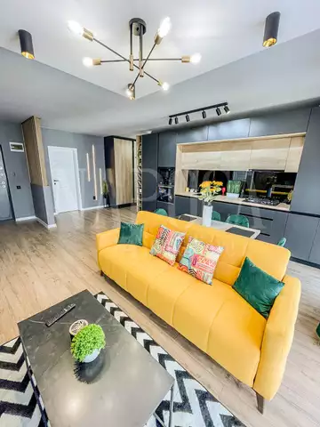 Se vinde apartament, 3 camere in Floresti - PropertyBook
