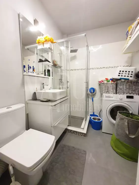 Se vinde apartament, 3 camere in Floresti