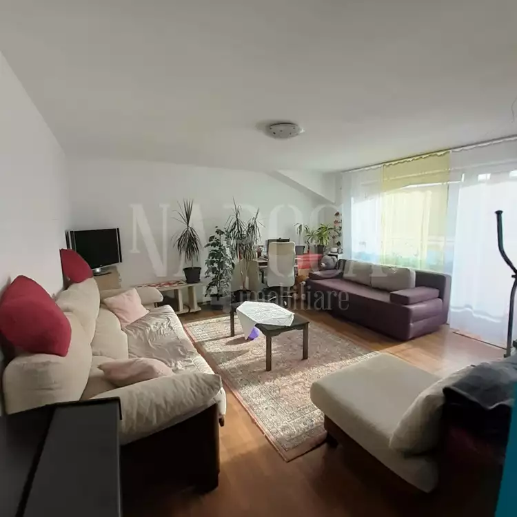 De vanzare apartament, 2 camere in Floresti - PropertyBook
