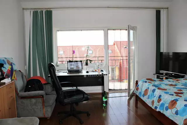 Vanzare apartament, 3 camere in Manastur - PropertyBook