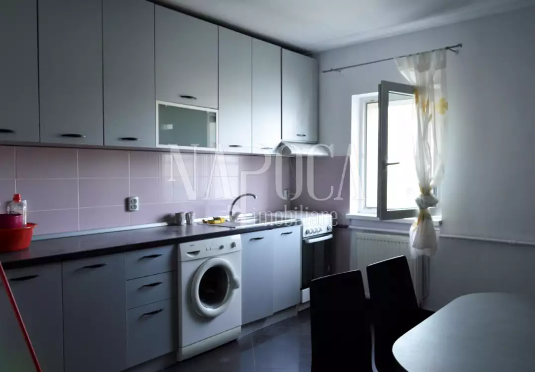 Vanzare apartament, 4 camere in Manastur - PropertyBook