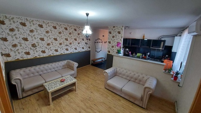 Vanzare apartament, 3 camere, in Floresti, zona Centru - PropertyBook