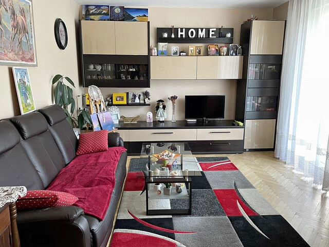 Apartament 4 camere in zona Bucium