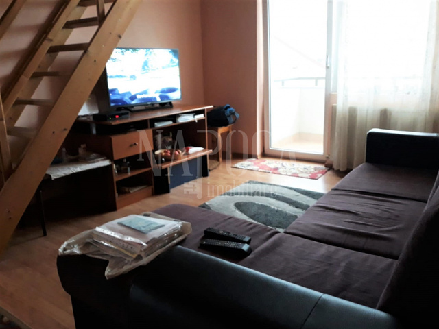 Vanzare apartament, 4 camere in Floresti