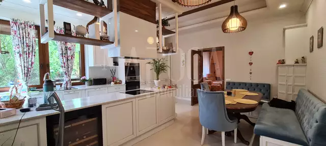 Se vinde casa, 5 camere in Andrei Muresanu