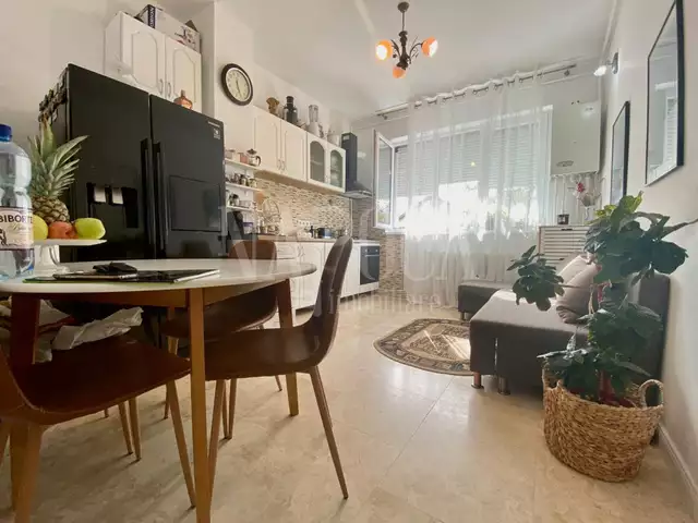 Se vinde apartament, o camera in Gruia