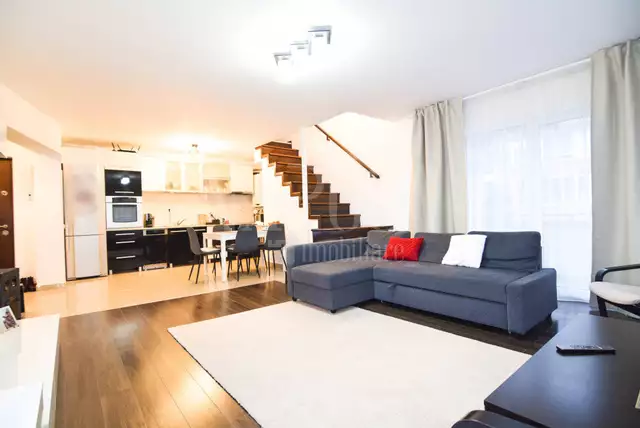 Se vinde apartament, 4 camere in Floresti
