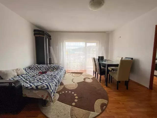 Vanzare apartament, o camera in Floresti - PropertyBook