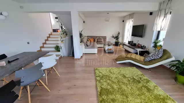 De vanzare casa, 4 camere in Borhanci