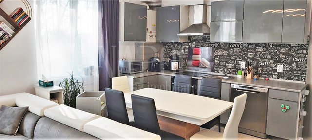 Se vinde apartament, 3 camere in Floresti