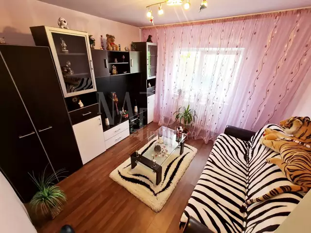 De vanzare apartament, 3 camere in Plopilor