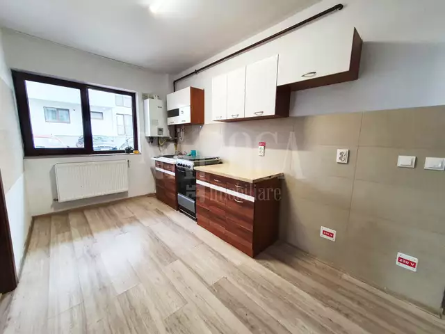 De vanzare apartament, 3 camere in Floresti