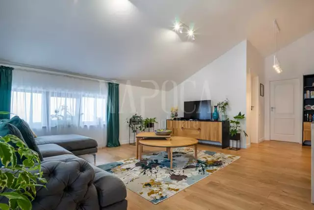 Se vinde apartament, 5 camere in Borhanci - PropertyBook