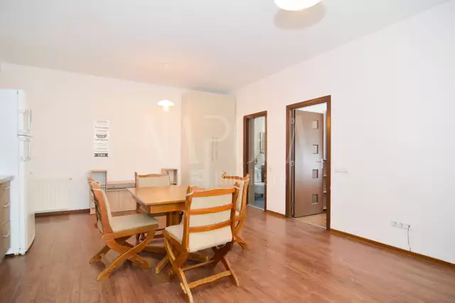 Se vinde apartament, 3 camere in Floresti