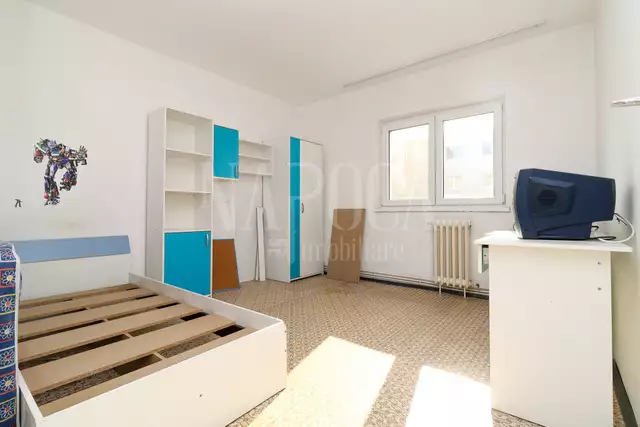 Vanzare apartament, 4 camere in Marasti