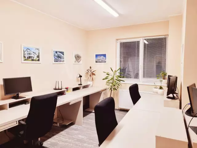 Vanzare apartament, 4 camere in Europa