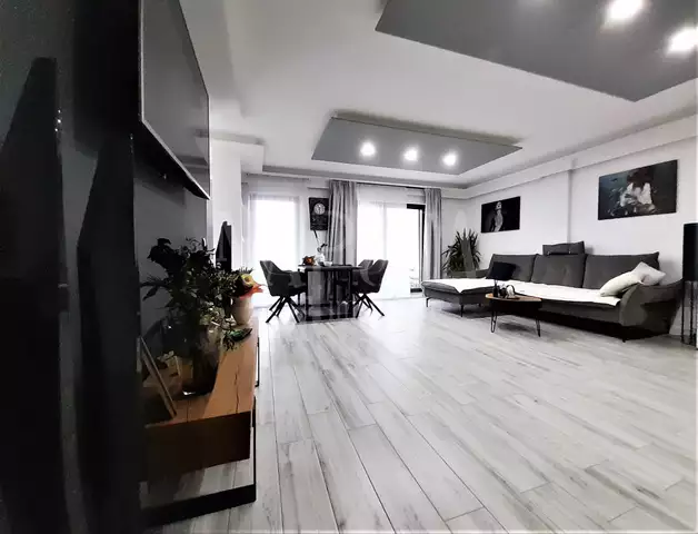 Vanzare apartament, 3 camere in Floresti - PropertyBook