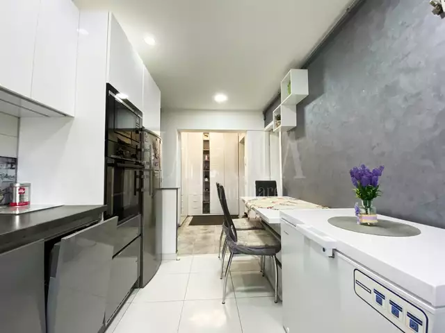 Vanzare apartament, 3 camere in Intre Lacuri - PropertyBook
