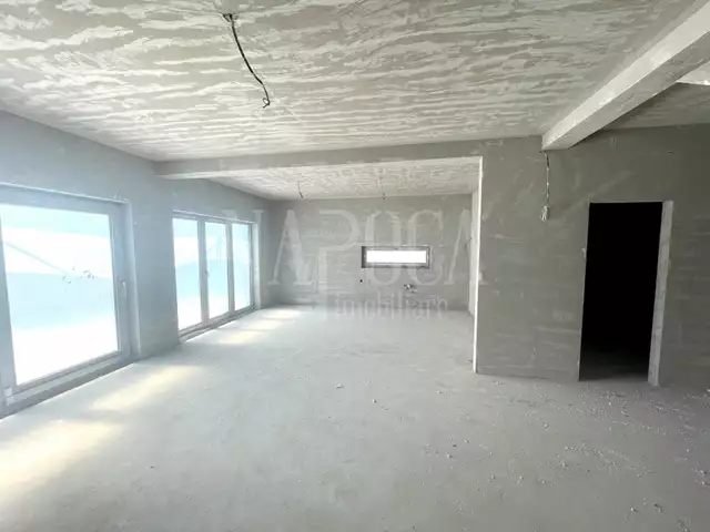 De vanzare casa, 4 camere in Borhanci