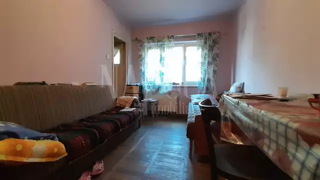 Vanzare apartament, o camera in Marasti