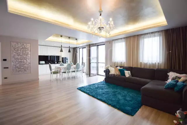 Se vinde apartament, 3 camere in Intre Lacuri