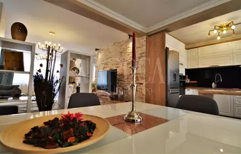 Vanzare casa, 6 camere in Floresti
